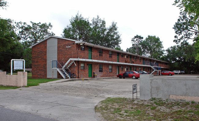 5820 Hickory St in Panama City, FL - Building Photo - Building Photo