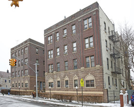 8684 20th Ave in Brooklyn, NY - Foto de edificio - Building Photo