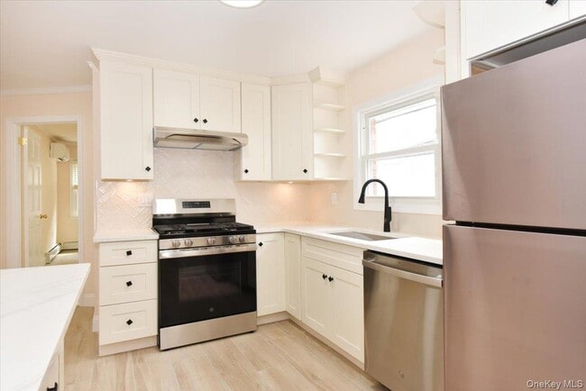 57-63-63 Cloverdale Blvd in Queens, NY - Building Photo - Building Photo