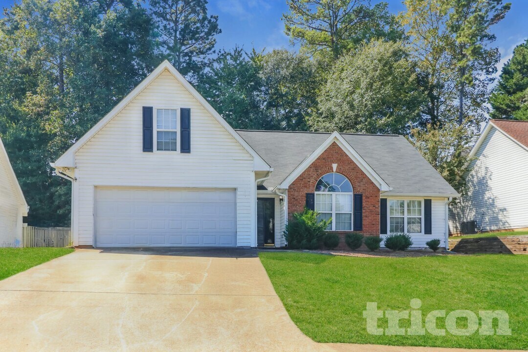 2930 Arden Ridge Dr in Suwanee, GA - Building Photo