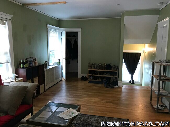 16 Priscilla Rd in Boston, MA - Building Photo - Building Photo