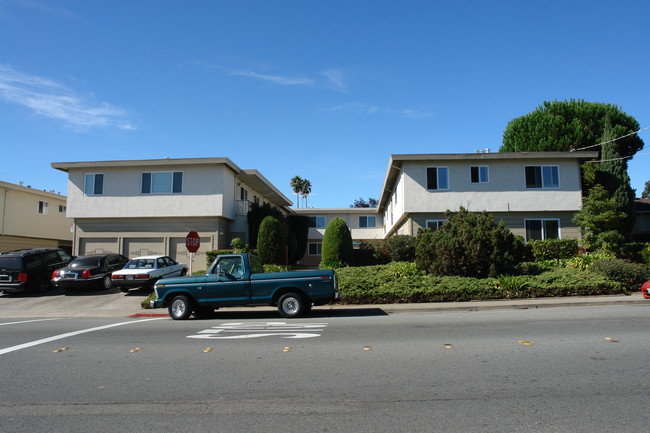 1019 Magnolia Ave in Millbrae, CA - Building Photo - Building Photo