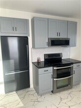 532 Post Rd in Warwick, RI - Building Photo - Building Photo