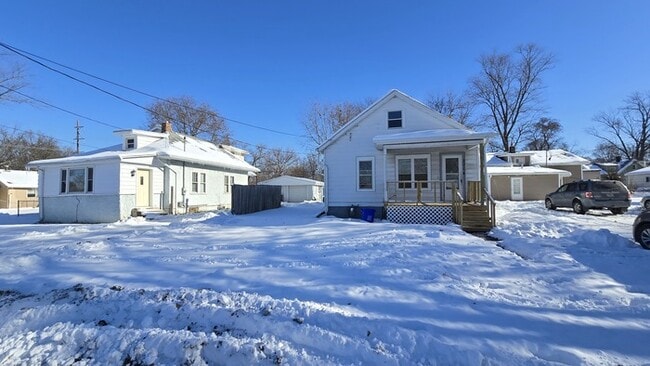 2914 Sewell St in Rockford, IL - Building Photo - Building Photo