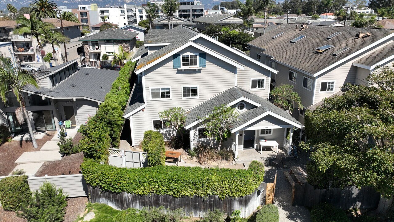 6536 Del Playa Dr in Isla Vista, CA - Foto de edificio