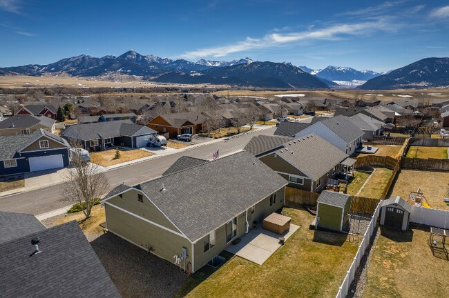 807 Nebula St in Livingston, MT - Building Photo - Building Photo