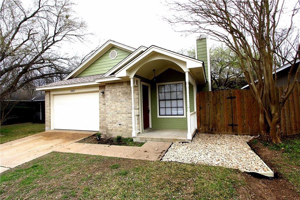 1807 Golden Pheasant Dr in Austin, TX - Foto de edificio