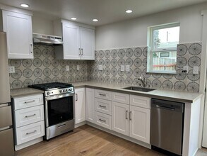 185 S Santa Cruz St in Ventura, CA - Building Photo - Building Photo