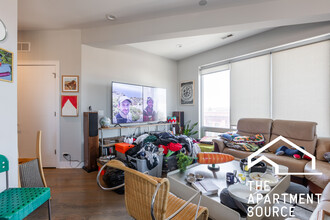 2348 N Lister Ave in Chicago, IL - Building Photo - Building Photo