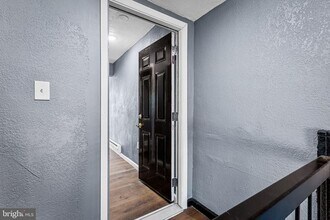 1066 W Fayette St-Unit -3 in Baltimore, MD - Building Photo - Building Photo