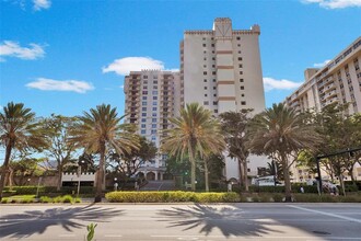 1865 S Ocean Dr, Unit 8N in Hallandale Beach, FL - Building Photo - Building Photo