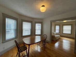 11 Benton Rd, Unit 1 in Medford, MA - Building Photo - Building Photo