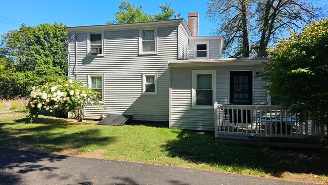 22 Fletcher St, Unit 22 Fletcher Street in Kennebunk, ME - Building Photo - Building Photo