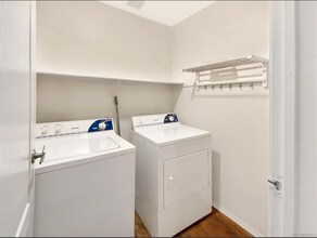 12059 Alta Carmel Ct in San Diego, CA - Building Photo - Building Photo