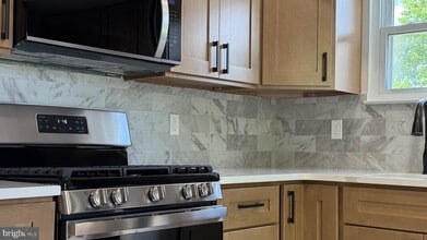3300 Johns Ct in Bensalem, PA - Building Photo - Building Photo