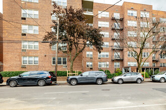 Toledo Court in Elmhurst, NY - Building Photo - Building Photo