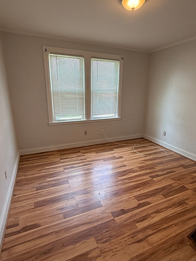 18 Euclid Ave, Unit E in Buffalo, NY - Building Photo - Building Photo