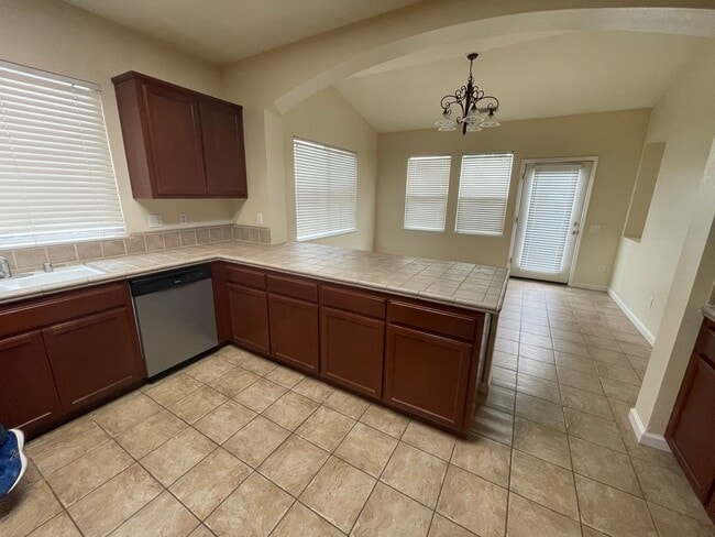 5714 Chancellor Way in Riverbank, CA - Building Photo - Building Photo