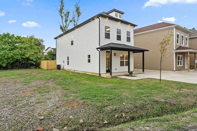 2142 18th Ave N in Nashville, TN - Foto de edificio - Building Photo