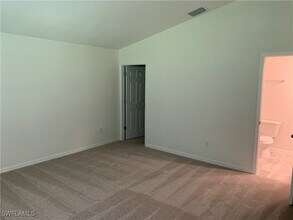 4360 Longwell Ln in North Port, FL - Foto de edificio - Building Photo