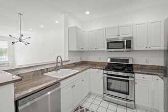 1 Independence Way in Jersey City, NJ - Building Photo - Building Photo