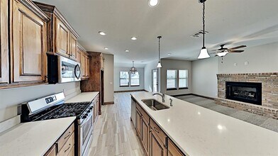 7069 Hidden Trail Ln in Warr Acres, OK - Building Photo - Building Photo