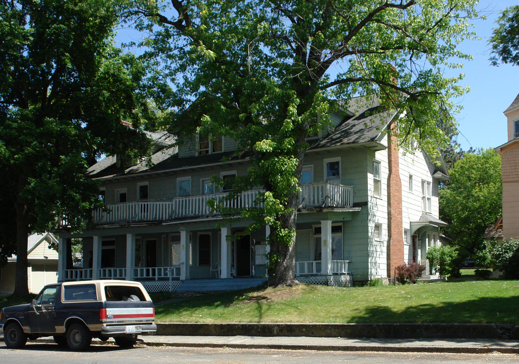 621 S Adams St in Spokane, WA - Foto de edificio