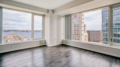 505 Congress St in Boston, MA - Building Photo - Building Photo