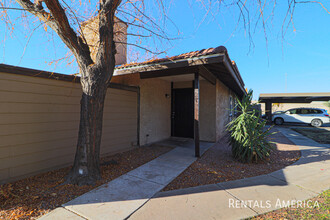 1808 W Village Way in Tempe, AZ - Building Photo - Building Photo