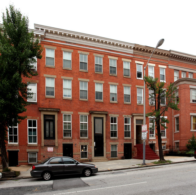 936 N Calvert St in Baltimore, MD - Foto de edificio - Building Photo