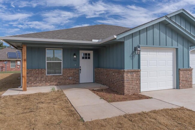 property at 566 Parkhill Cir