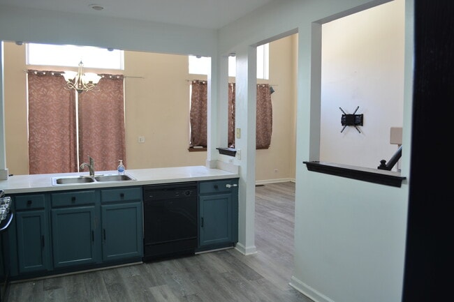 1401 Grayshire Ct in Elgin, IL - Building Photo - Building Photo