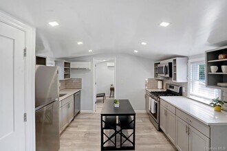 108 Sheridan Ave in Hewlett, NY - Building Photo - Building Photo