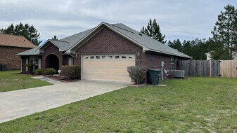 227 Slayton Cir in Hinesville, GA - Building Photo