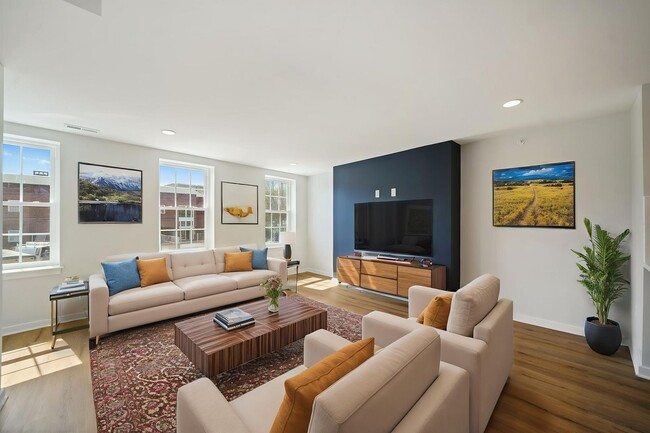 property at 5 N Walnut St