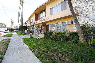 Weddington Square in Valley Village, CA - Foto de edificio - Building Photo