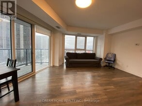 159 Wellesley St E in Toronto, ON - Building Photo - Building Photo