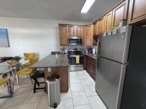 1100 Century Oaks Dr in Gulfport, MS - Building Photo - Building Photo