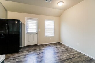 11713 NW 100th St in Yukon, OK - Building Photo - Building Photo