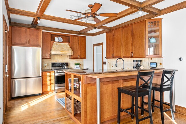 637 S East Ave in Oak Park, IL - Building Photo - Building Photo