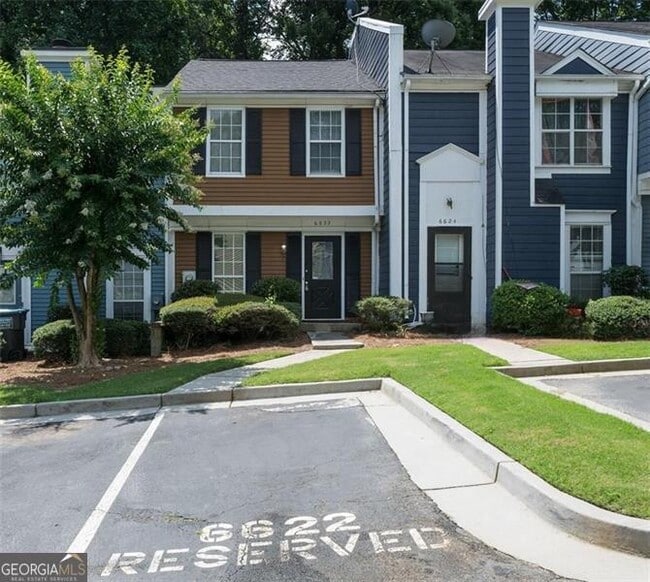 property at 6622 Wellington Square