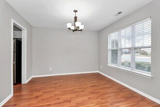 1040 Crestdale Crossing Dr in Matthews, NC - Building Photo - Building Photo