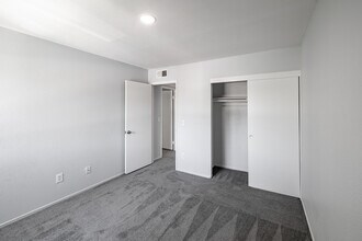 Sand Castle Apartments in La Habra, CA - Foto de edificio - Interior Photo