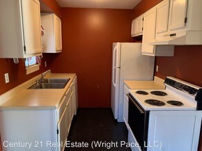 104 E Center St in Jonesboro, AR - Foto de edificio - Building Photo