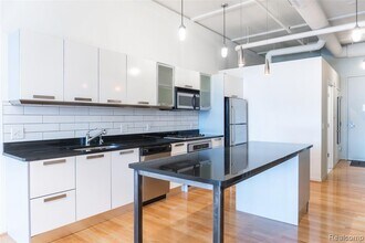 100 N Center St in Royal Oak, MI - Foto de edificio - Building Photo