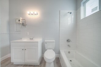 17725 SW 103rd Ave in Miami, FL - Building Photo - Building Photo