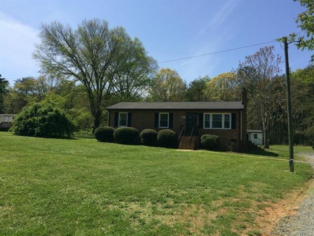 4004 Shannon Hill Rd in Columbia, VA - Building Photo