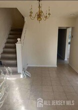 134 Tingley Ln in Edison, NJ - Building Photo - Building Photo