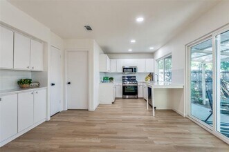 2023 Brentwood Ln in Carrollton, TX - Building Photo - Building Photo