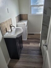 966 Holly St in Inglewood, CA - Foto de edificio - Building Photo